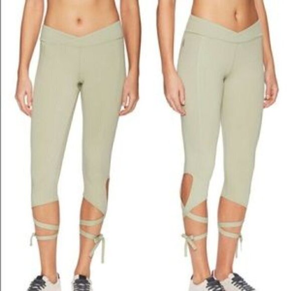 FP Movement by Free People Green Stretch Turnout Movement Legging Size S/P - Picture 1 of 11
